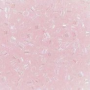 Miyuki Delica Perlen 11/0 - Transparent pale pink ab DB-82
